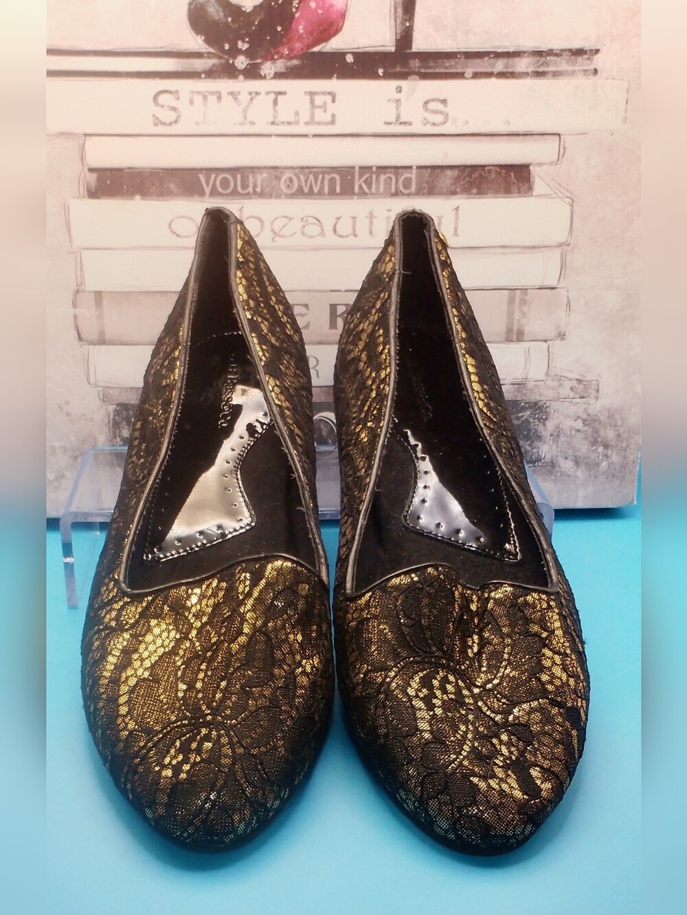 NWOT G.H. Bass & Co Metallic Gold & Black Lace Holiday Evening Flats Size 8